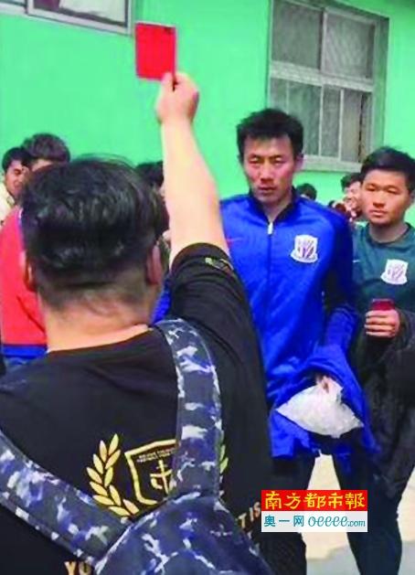 关注中国电影报道微信公众号 全部节目 2021 2021 2020 2019 2018 8月 6月 5月 4月 3月 2月 1月 2021-08-30期 周游电影:为什么英美系列片电影可以换导演 | | | | | 帮助与反馈| | 网络视听许可证0107199号 出版物经营许可证 经营性演出许可证 广播电视节目制作经营许可证 企业法人营业执照 增值电信业务经营许可证 京ICP备12022675号 京公网安备 11010202000300号 CopyRight © 2022 电影频道节目中心官方网站| 京ICP证100935